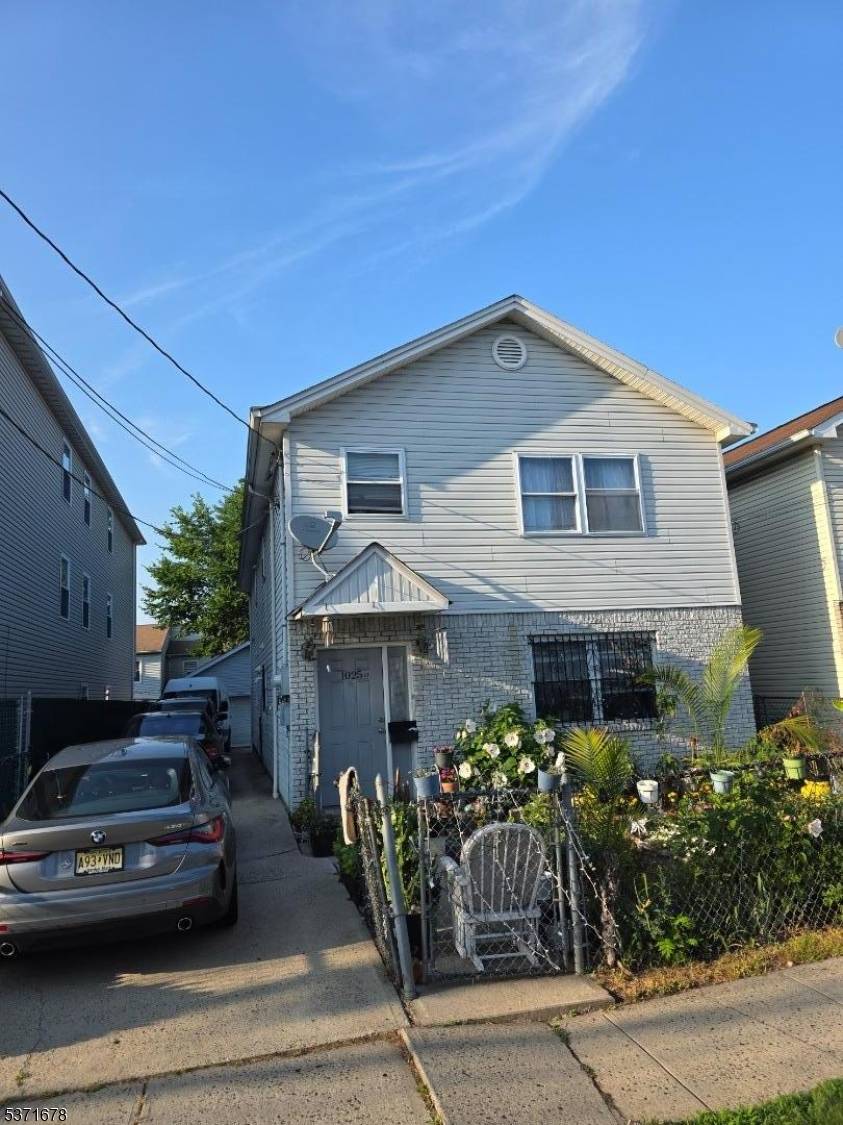 Elizabeth City, NJ 07201,1025 Lafayette St