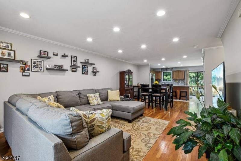 Bloomfield Twp., NJ 07003,201 Watchung Ave #20