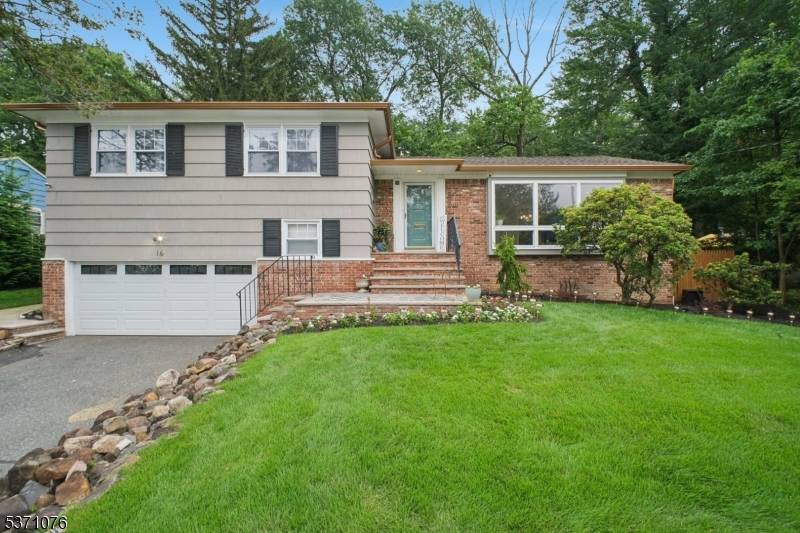 16 Wedgewood Dr, West Orange Twp., NJ 07052