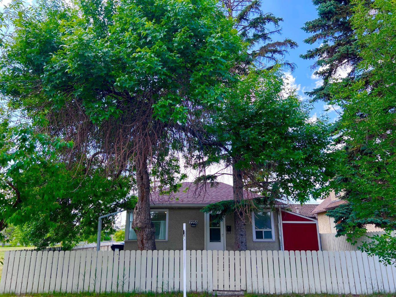 2235 15A ST SE, Calgary, AB T2G 3N2