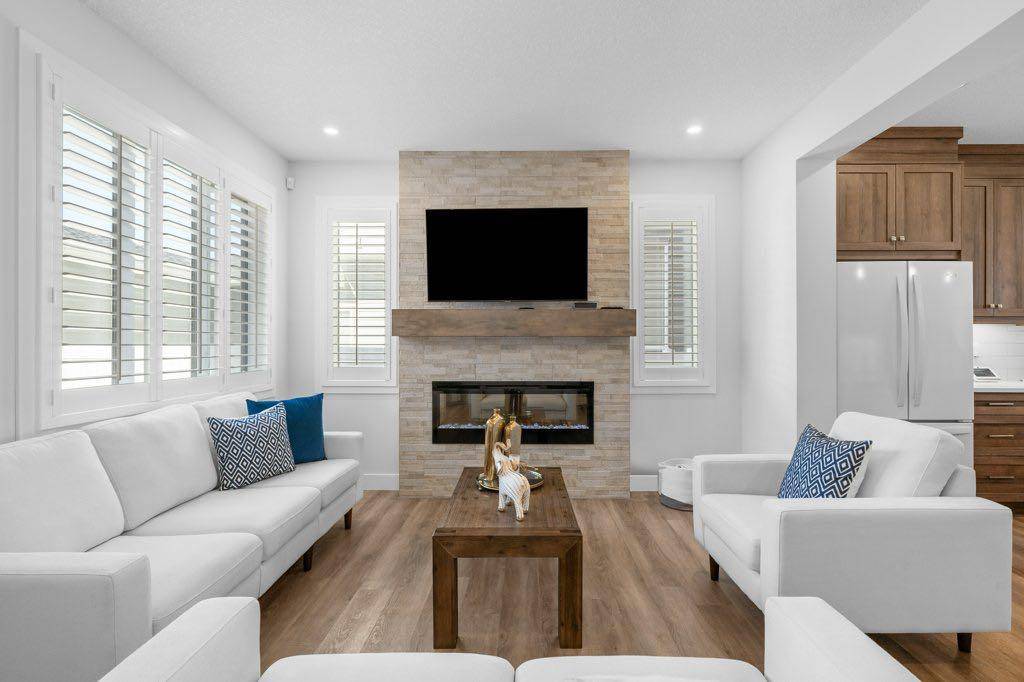 Calgary, AB T2X 4K6,13 Yorkstone GRV SW