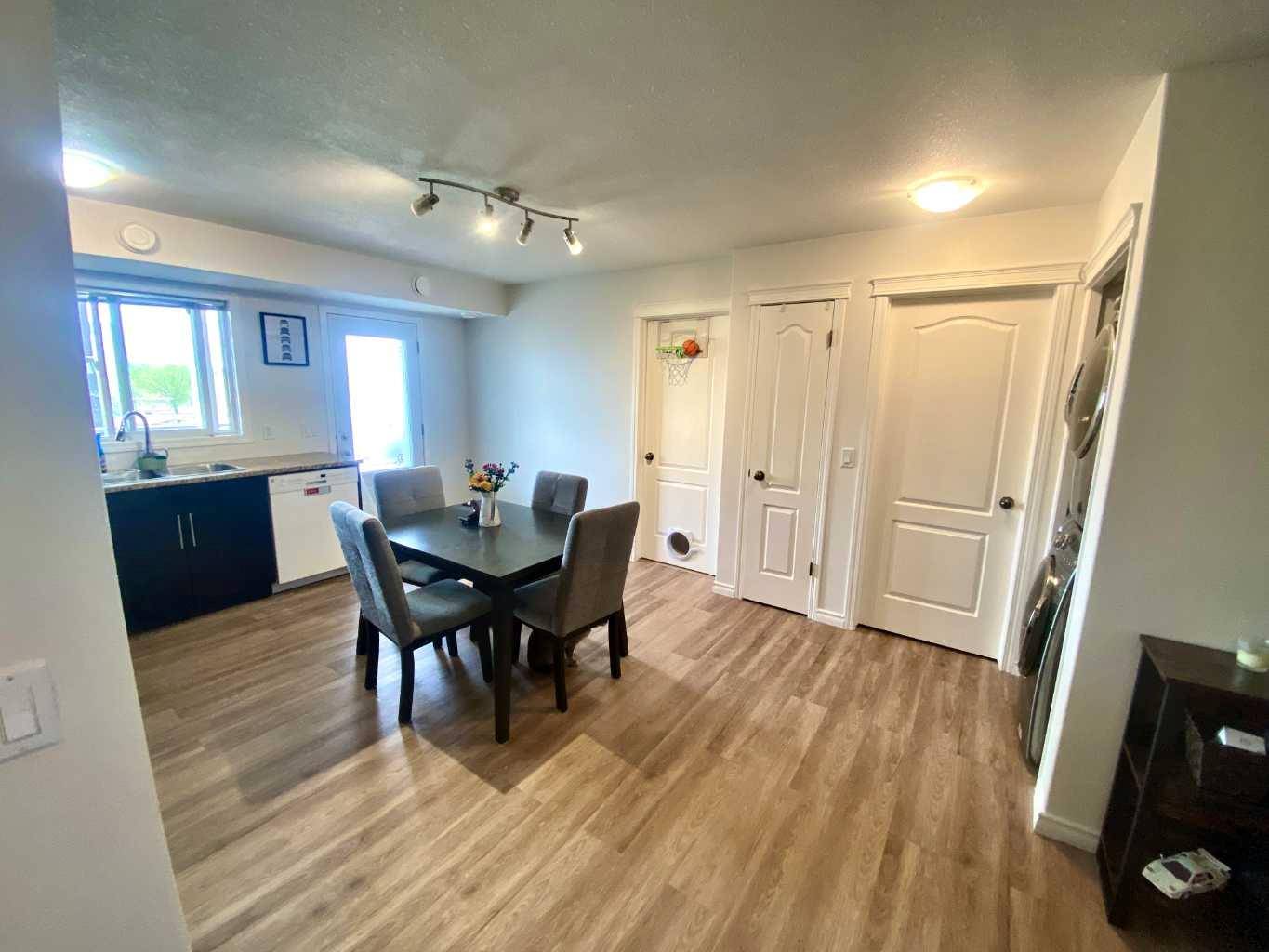 Medicine Hat, AB T1B 0M5,207 Southlands Pointe Southeast