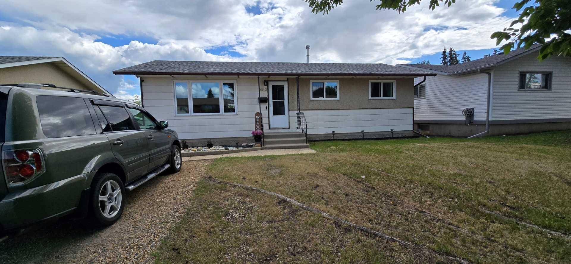 9213 108 AVE,  Grande Prairie,  AB T8V 3X1