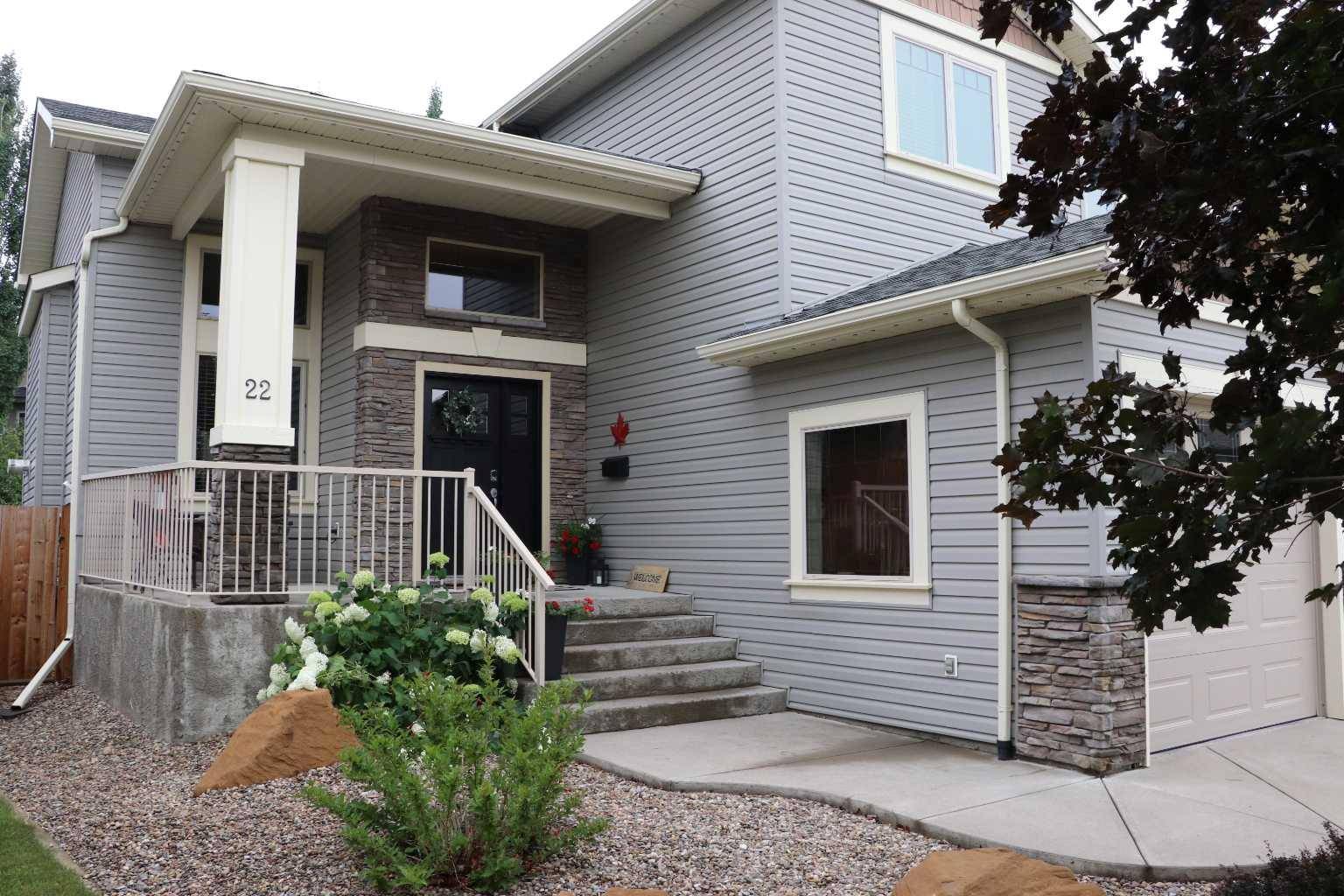 Lethbridge, AB T1K 5E7,22 Riverview CRES West