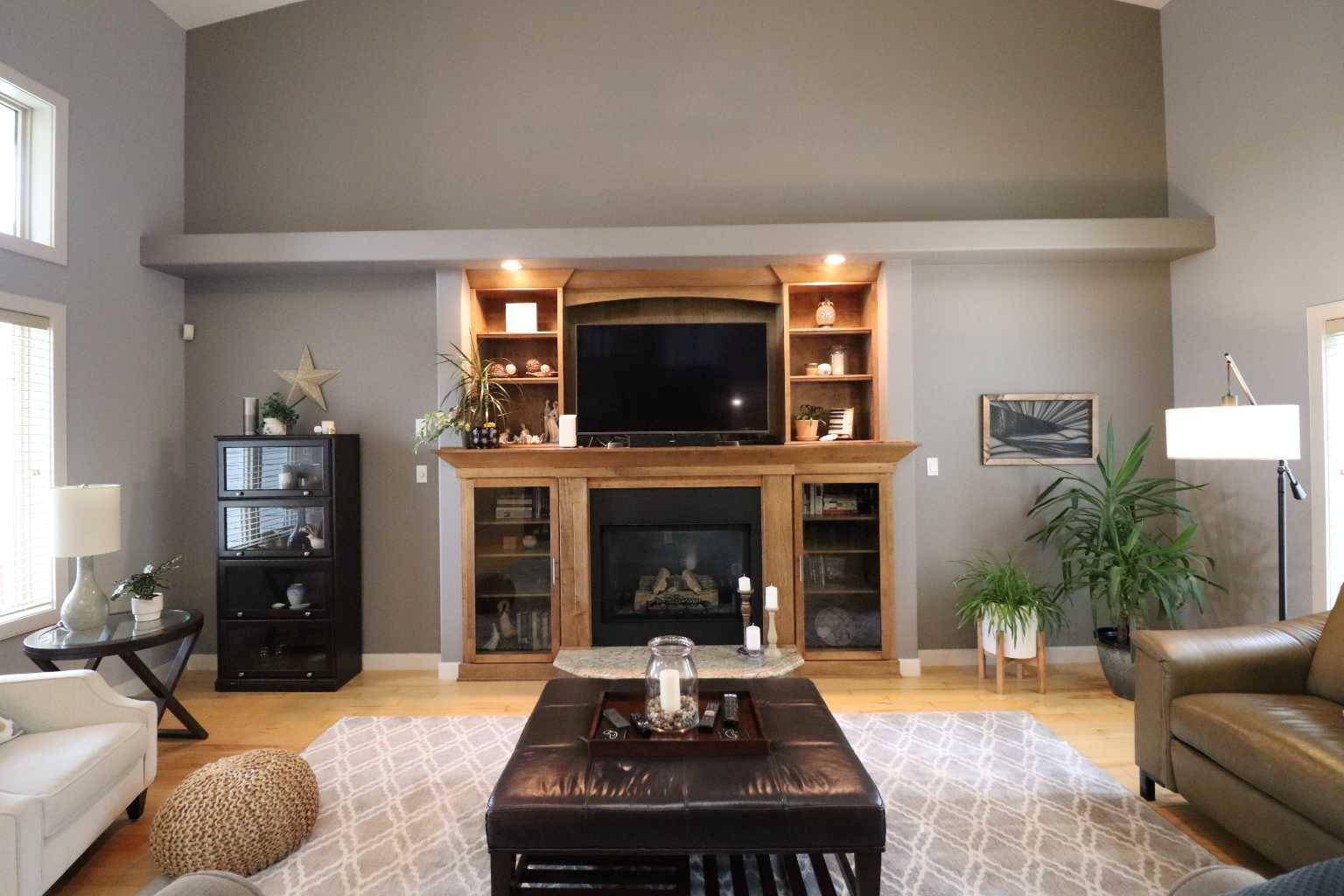 Lethbridge, AB T1K 5E7,22 Riverview CRES W