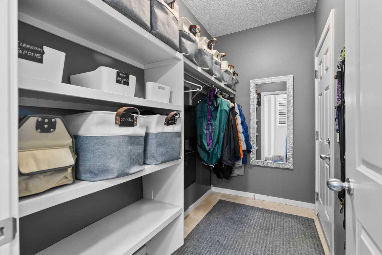 Calgary, AB T2X 0Y9,46 Legacy Close SE