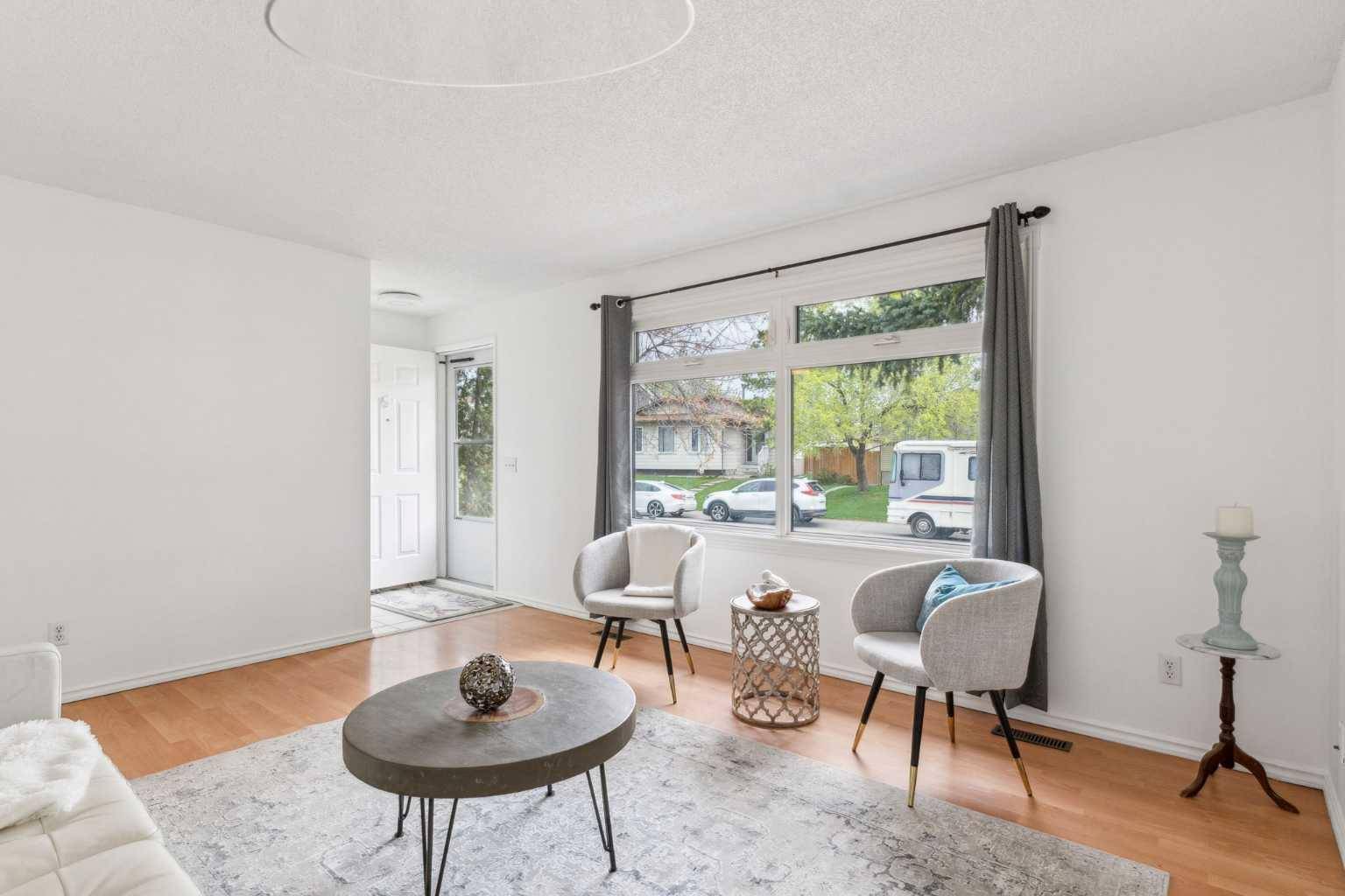 Calgary, AB T3J 1B2,207 Fallswater RD NE