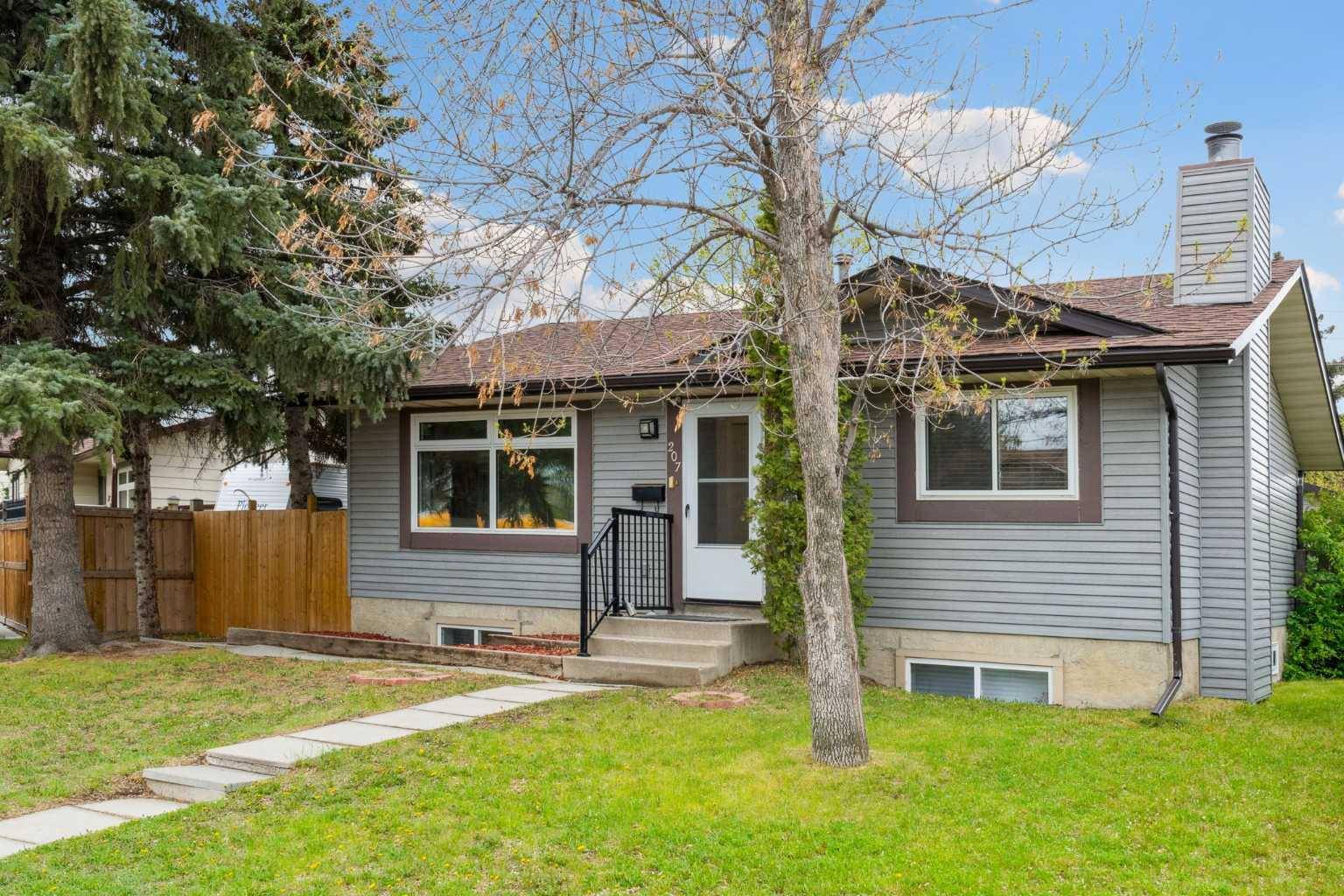 207 Fallswater RD Northeast, Calgary, AB T3J 1B2
