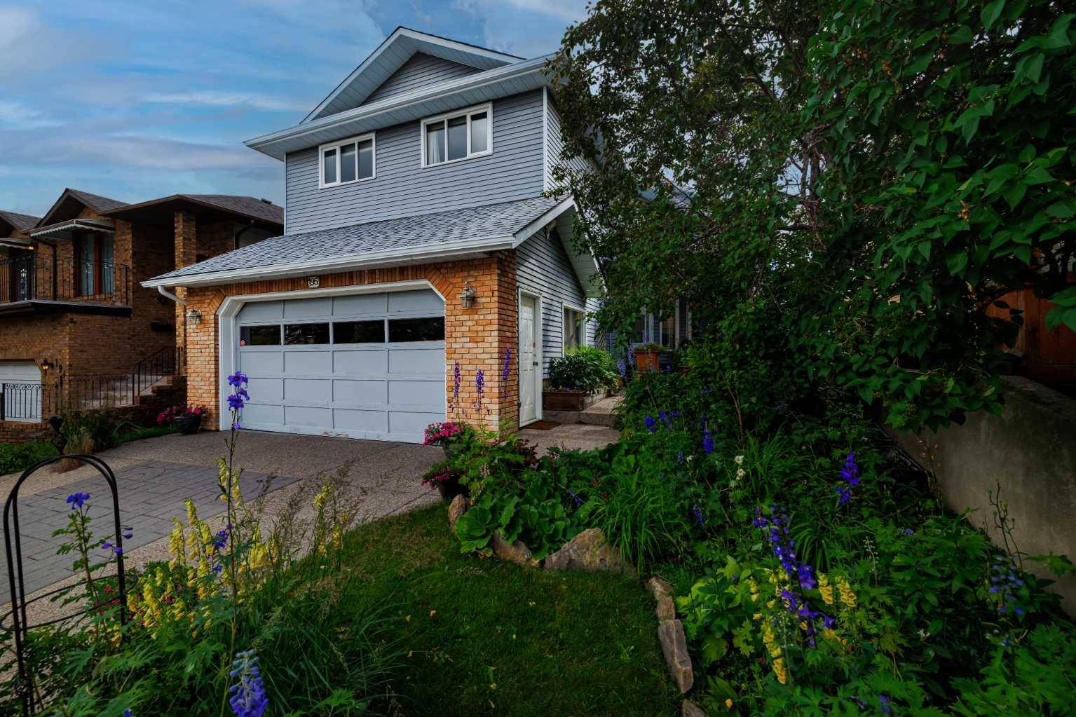 195 Bernard DR Northwest, Calgary, AB T3K 2B6