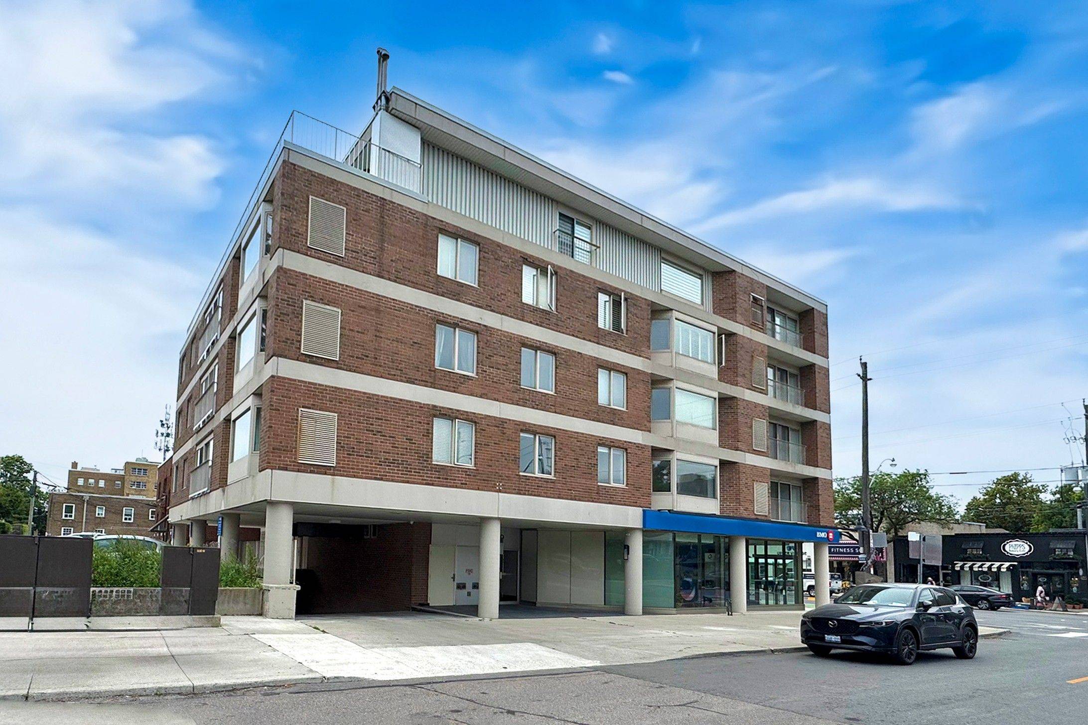 Toronto C03, ON M5P 2L7,70 Elmsthorpe AVE #103
