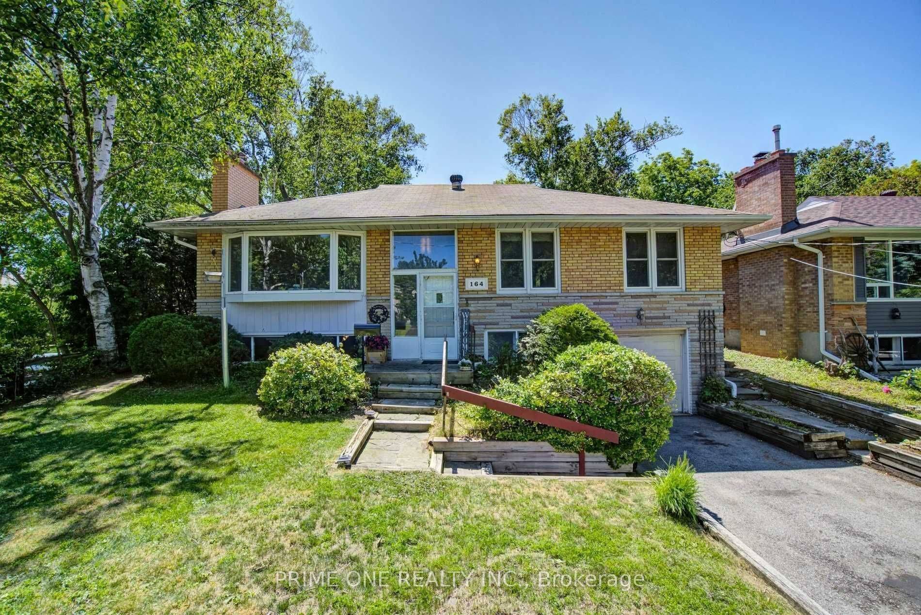 164 Meadowvale RD #Main, Toronto E10, ON M1C 1S1