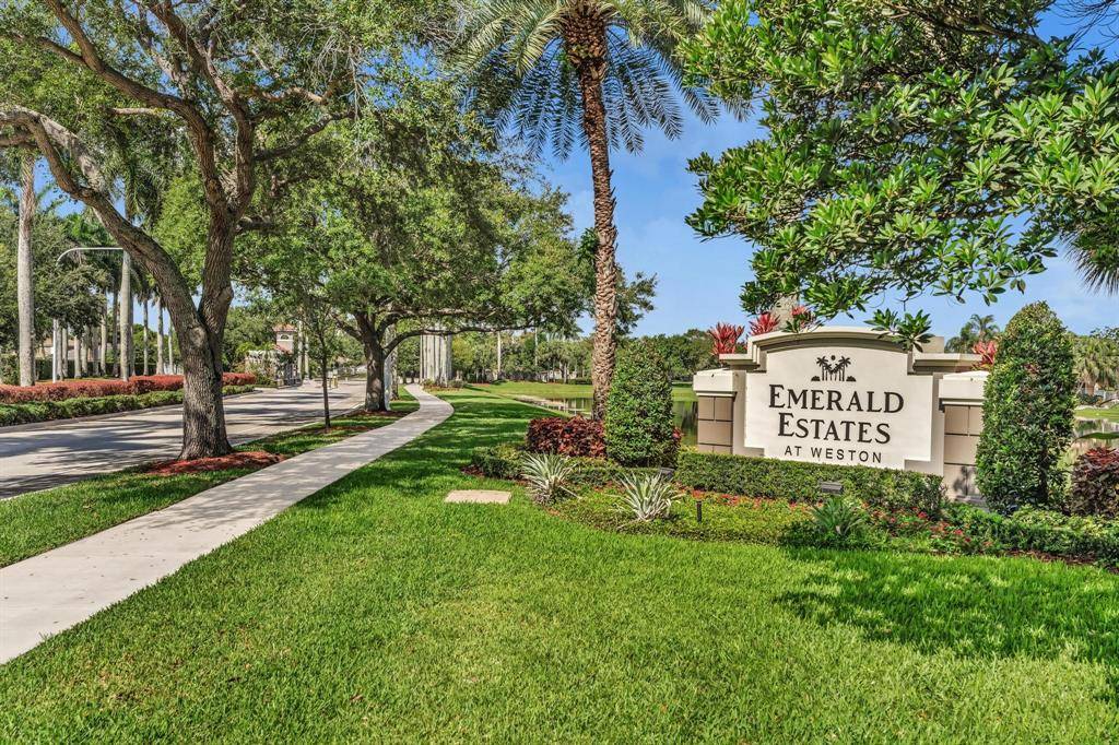 Weston, FL 33331,16727 Sapphire Isle