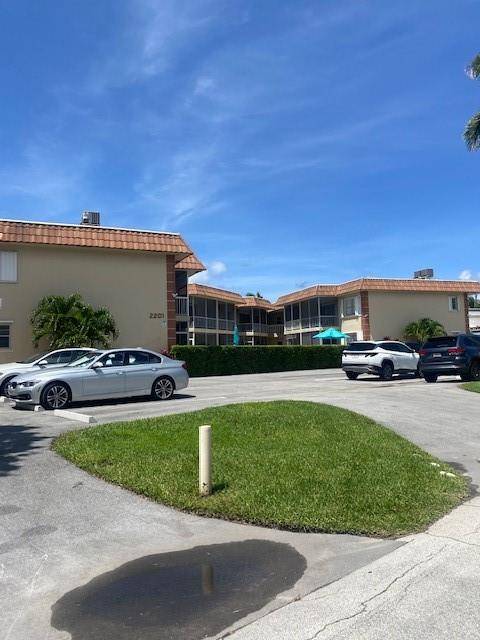 2201 SE 9th St #105, Pompano Beach, FL 33062