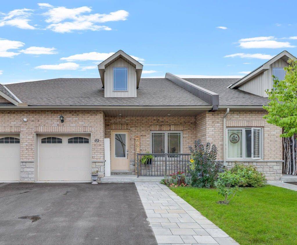 Orillia, ON L3V 7A8,92 Lily DR