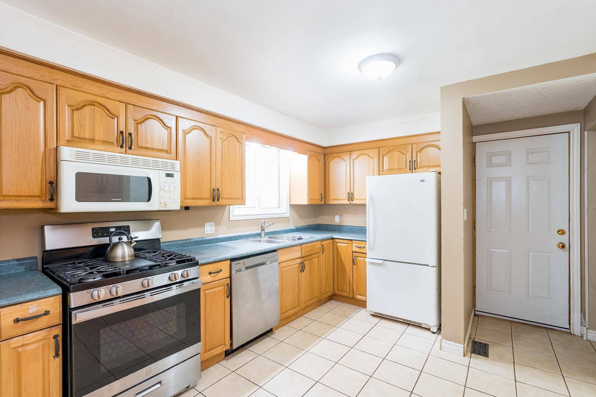 Penetanguishene, ON L9M 1B2,111 Burke ST