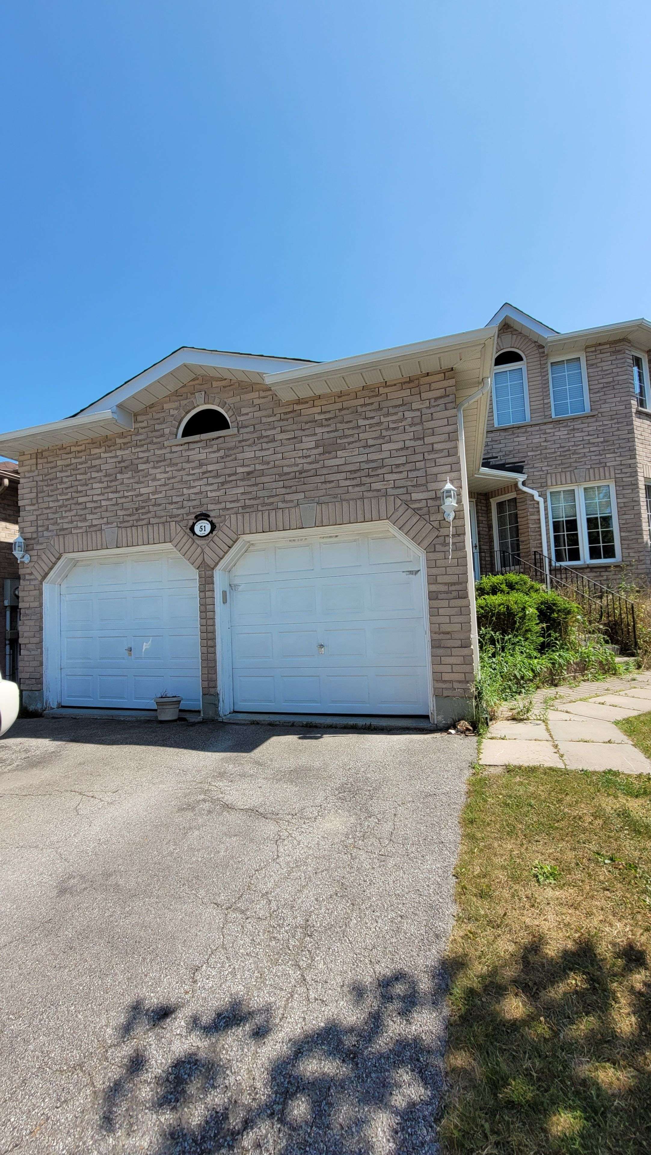 Barrie, ON L4N 0V1,51 Stephanie LN