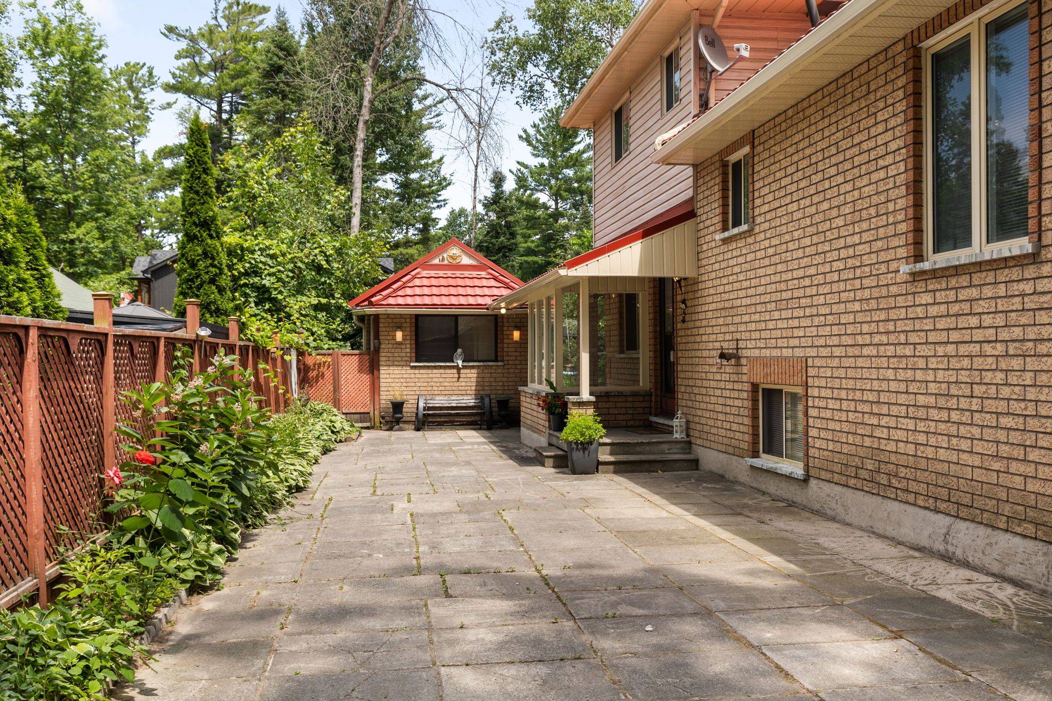 Wasaga Beach, ON L9Z 2C4,49 32nd ST N