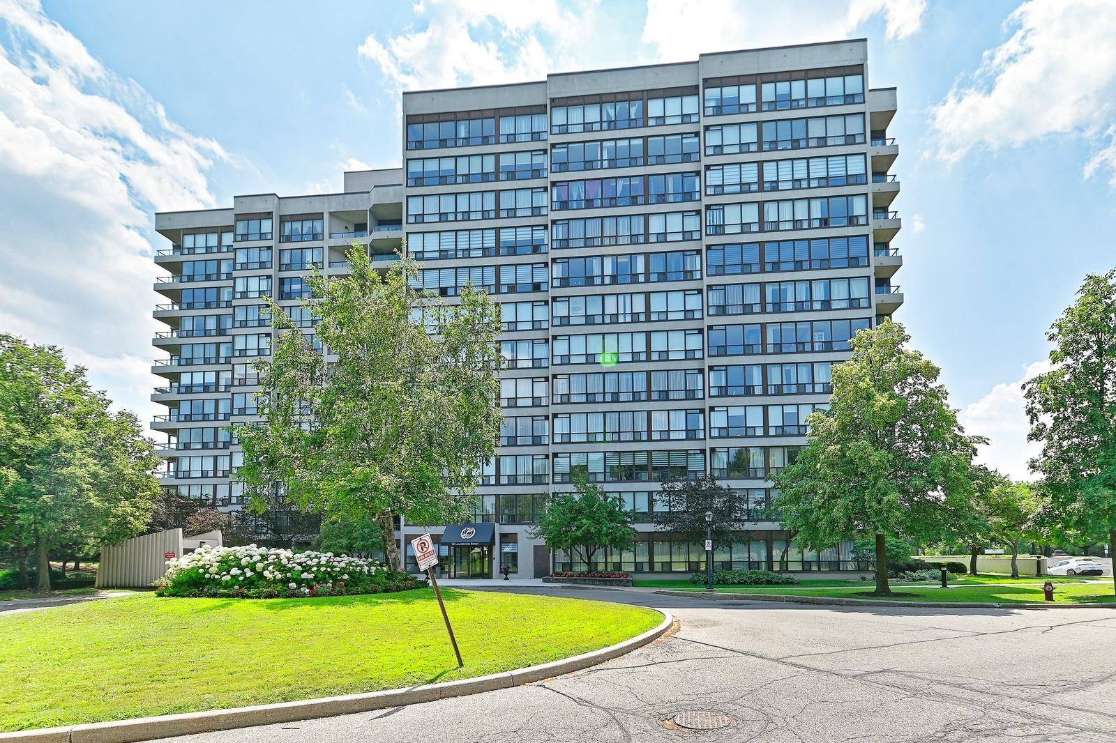 12 Laurelcrest ST #611, Brampton, ON L6S 5Y4