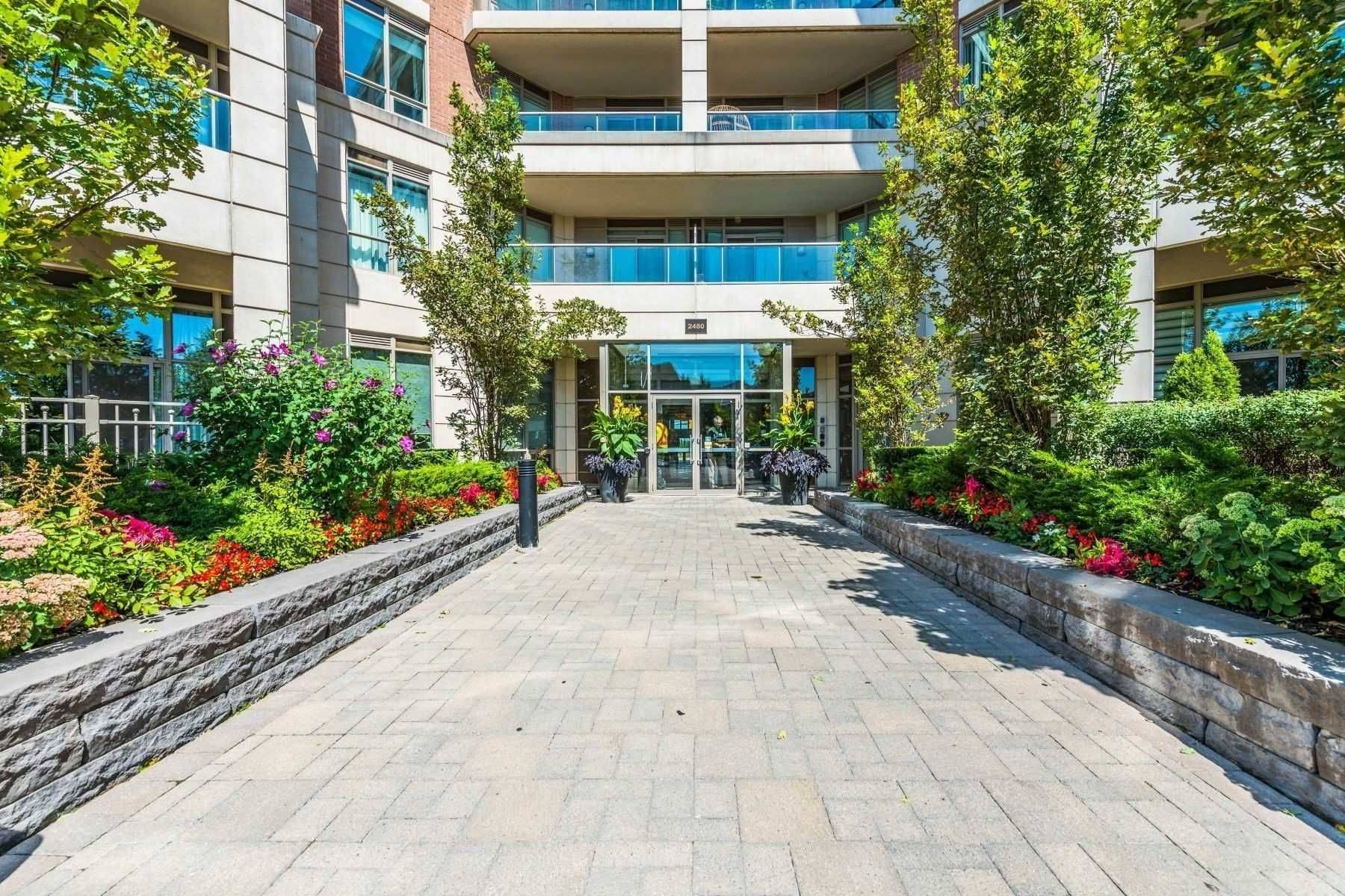 Oakville, ON L6H 0H1,2480 Prince Michael DR #317