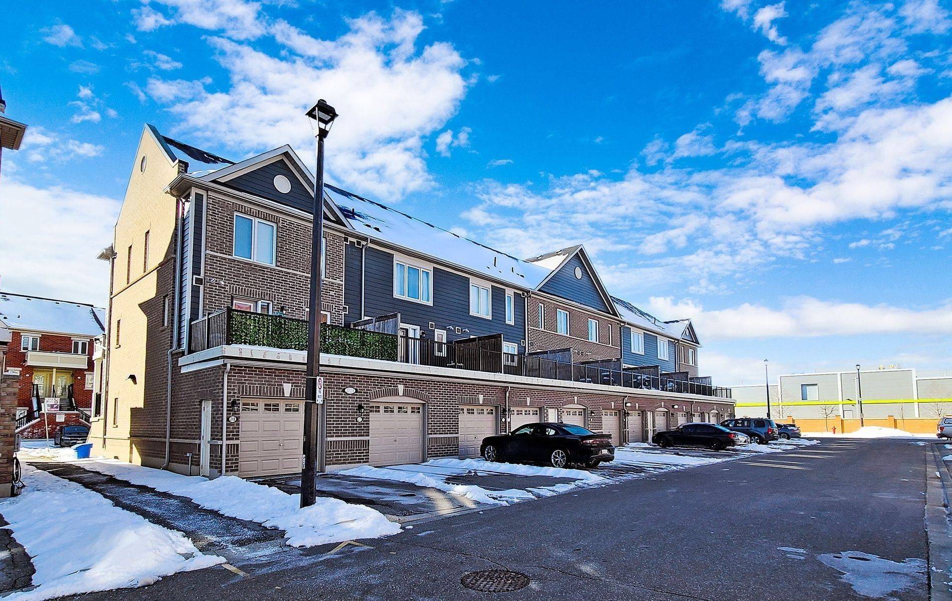 Brampton, ON L7A 0A1,250 Sunny Meadow BLVD #213