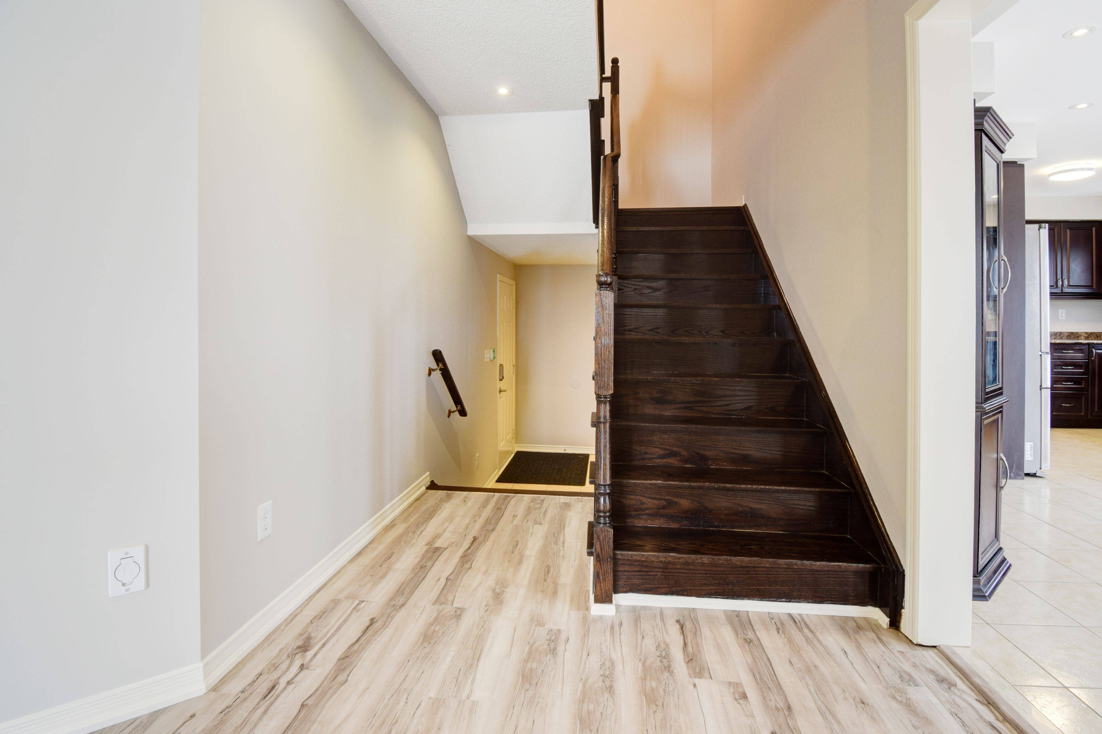 Milton, ON L9T 8A8,515 Nairn CIR