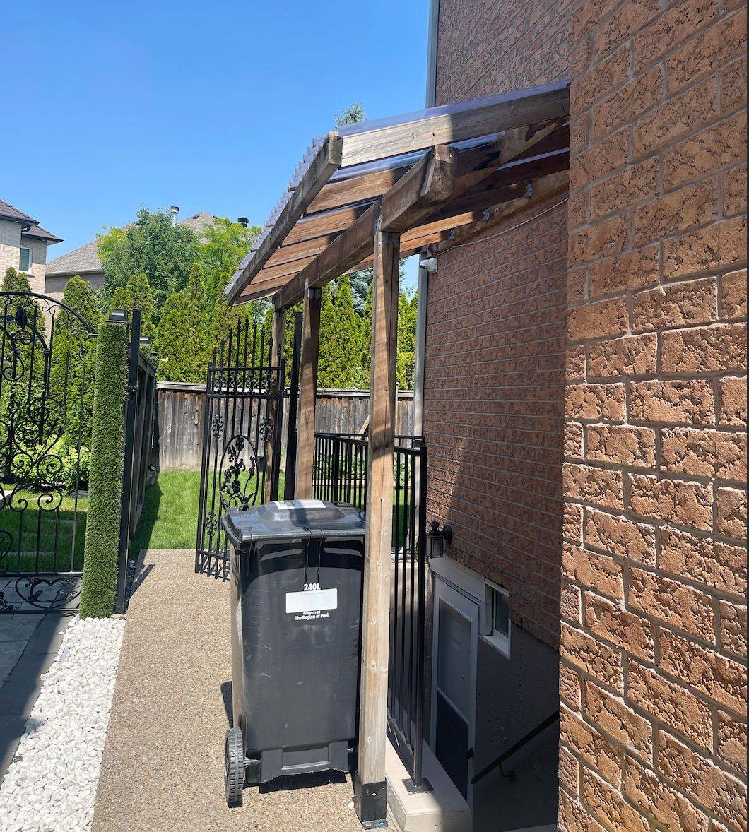 Brampton, ON L6Y 5L1,51 Grouse LN