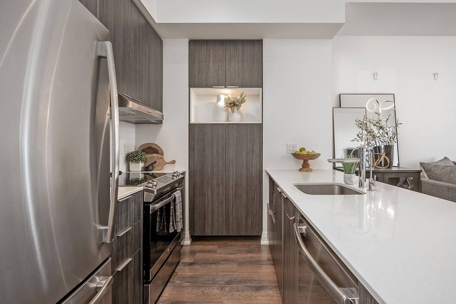 Mississauga, ON L5M 0Y4,2520 Eglinton AVE W #1403