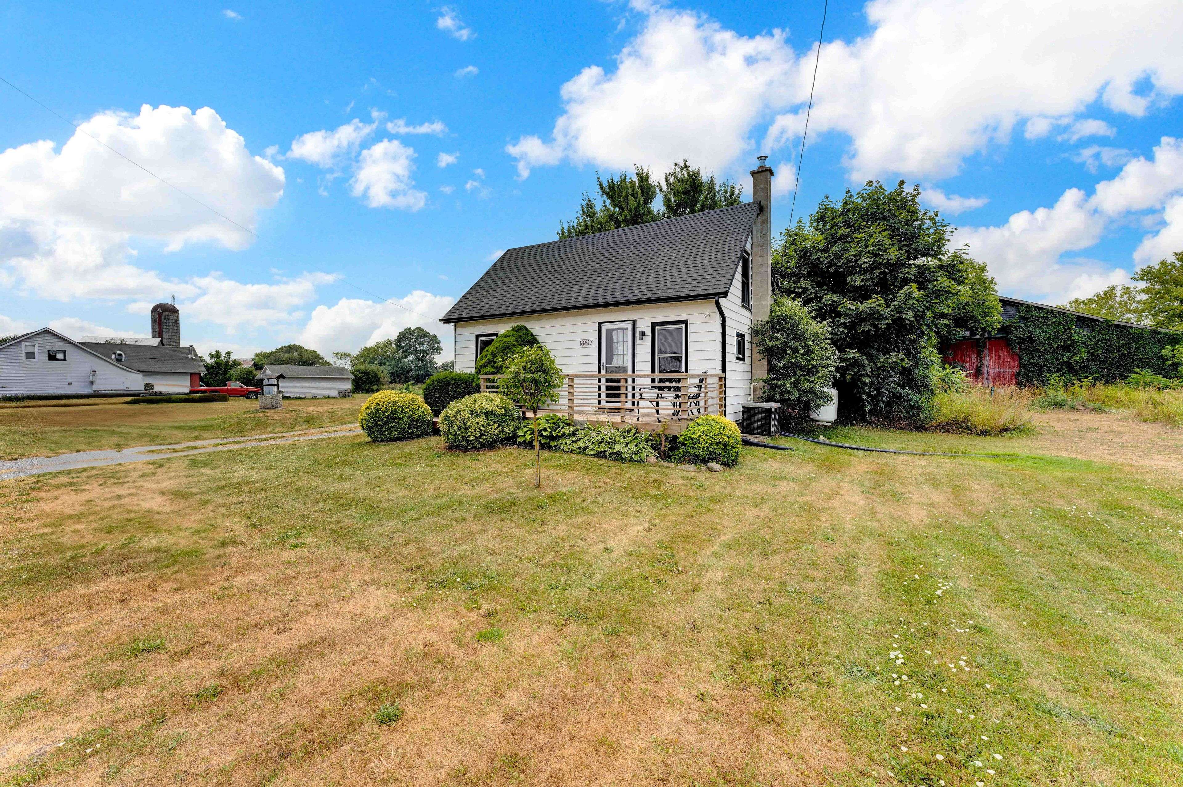 Prince Edward County, ON K0K 2J0,18617 Loyalist Pkwy