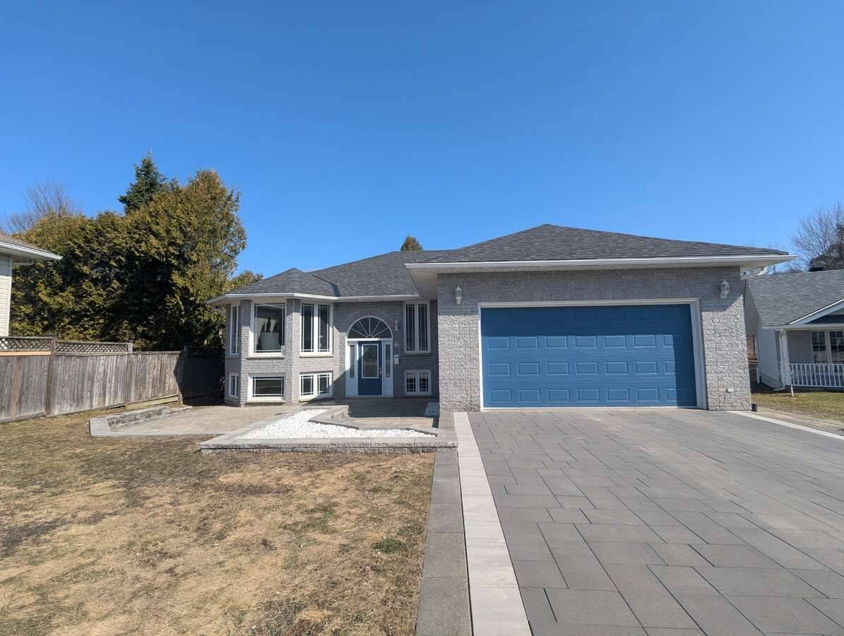 6 Gagnon CT, North Bay, ON P1B 9V3