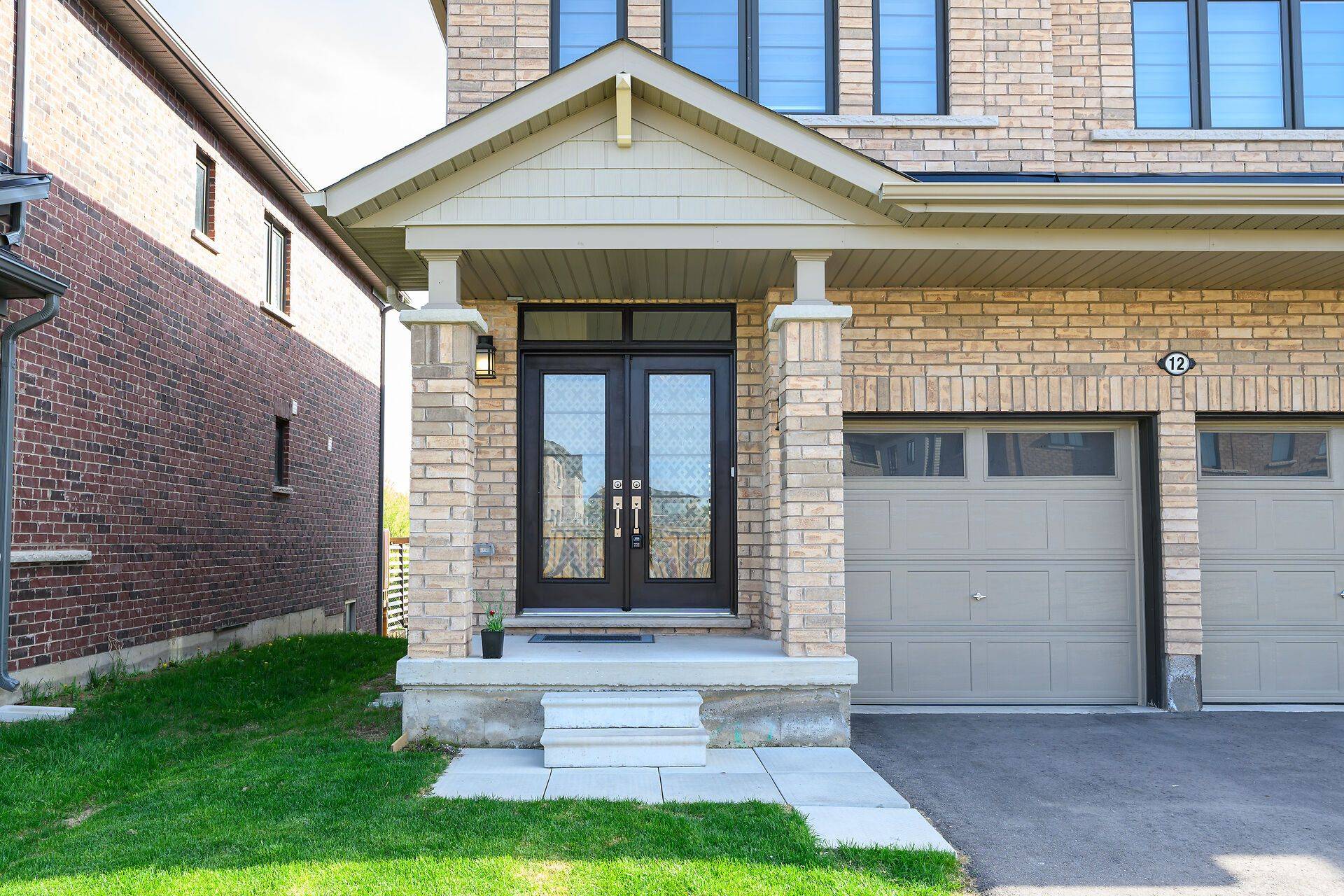 Hamilton, ON L8J 0K9,12 Midhurst HTS