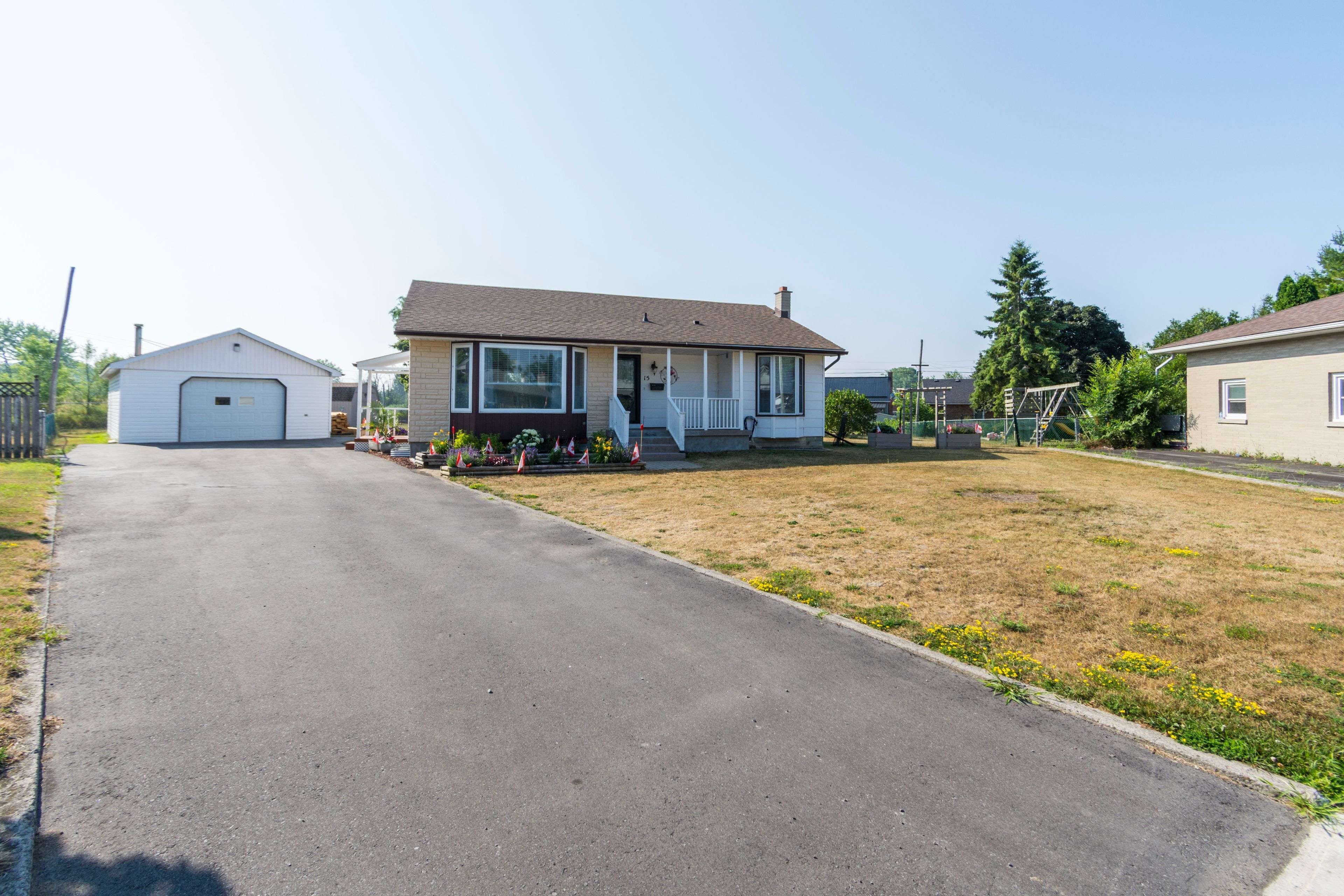 Quinte West, ON K8V 3A5,15 Coleman DR