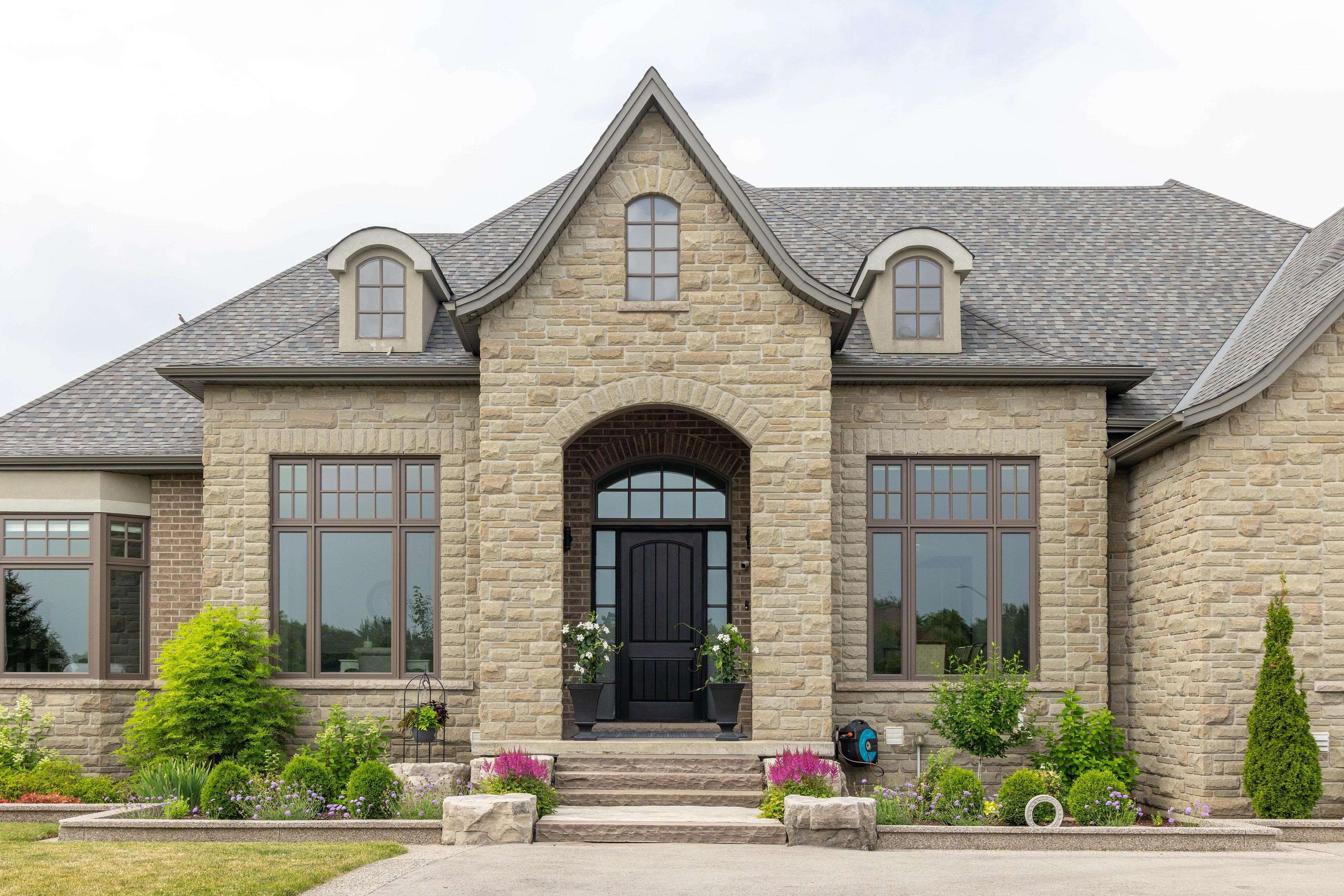 Hamilton, ON L9H 7N4,51 Tews LN