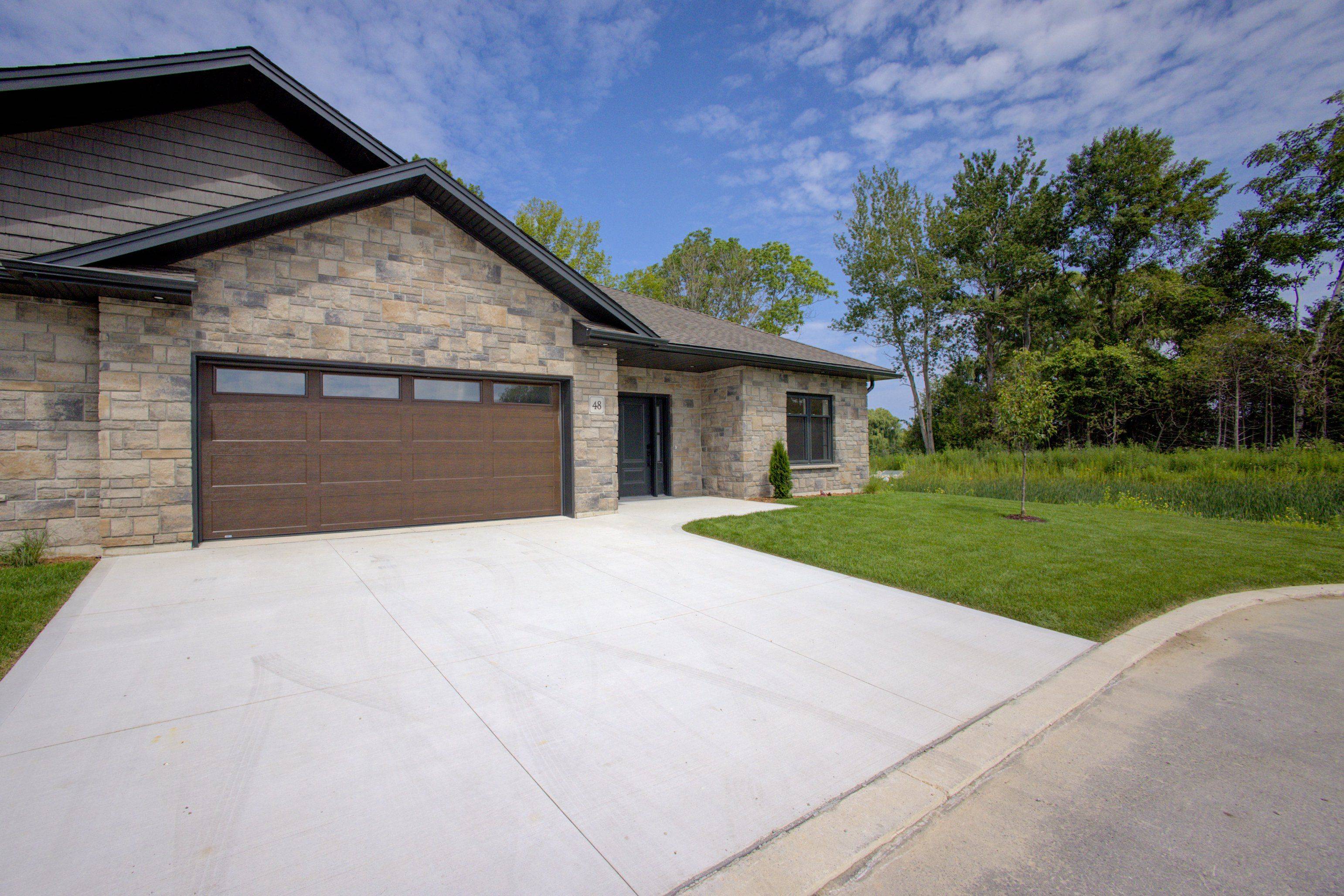 Kincardine, ON N2Z 1G4,1182 Queen ST #66