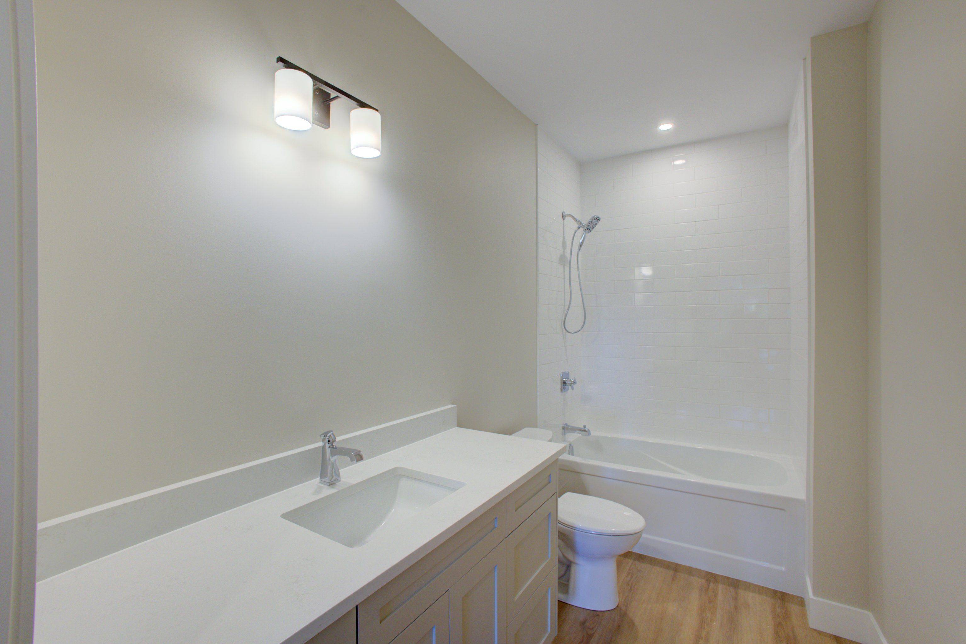 Kincardine, ON N2Z 1G4,1182 Queen ST #38
