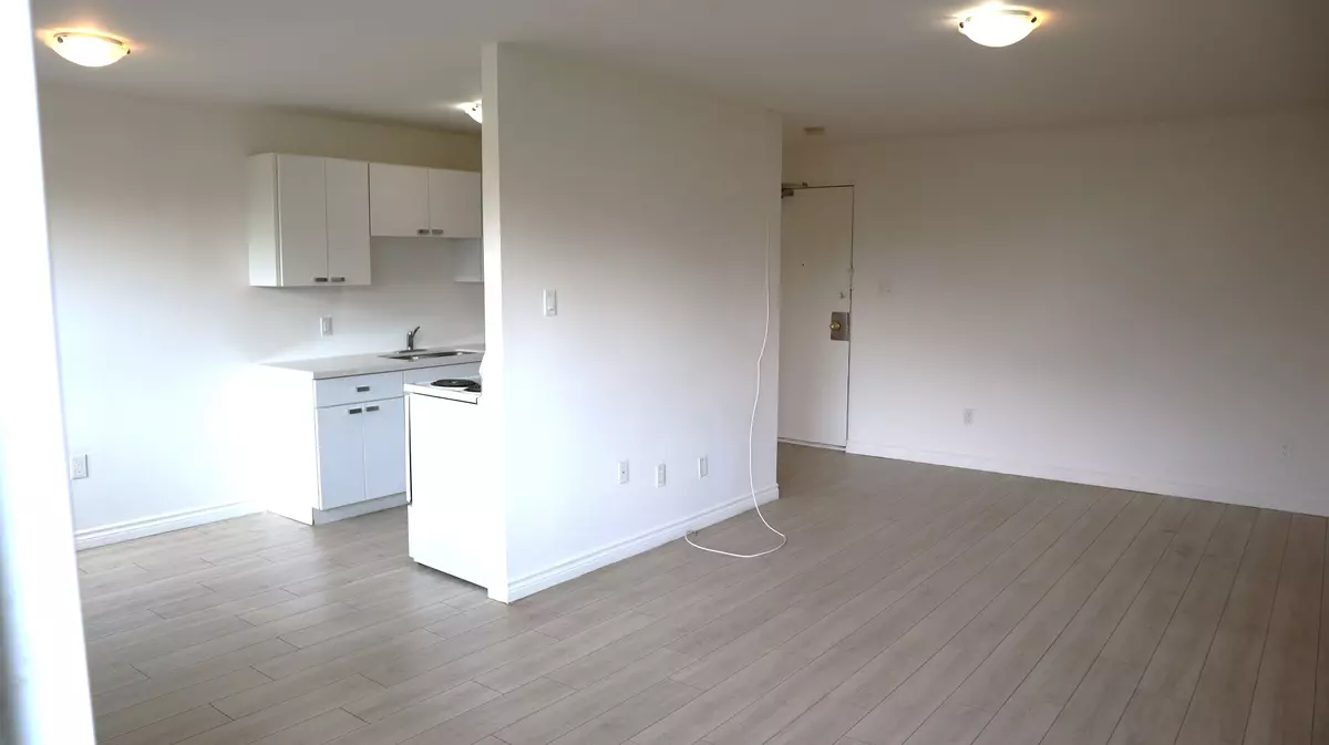 Toronto E04, ON M1R 2X8,1765 Lawrence AVE E #407