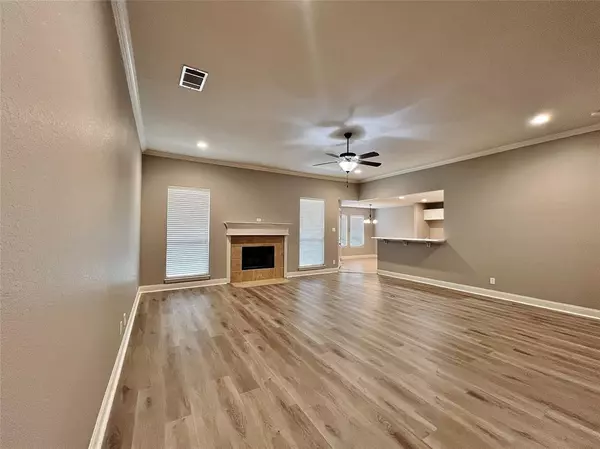 Burleson, TX 76028,600 Bretts Way
