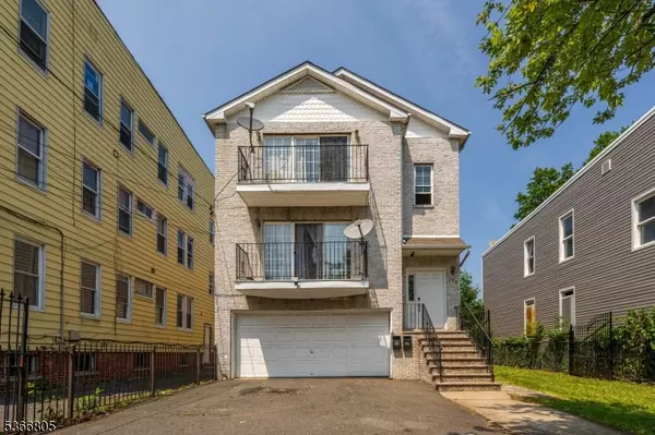 Newark City, NJ 07108,303-305 W Runyon St