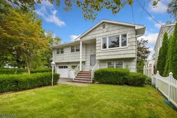 2 Riekens Trl, Denville Twp., NJ 07834