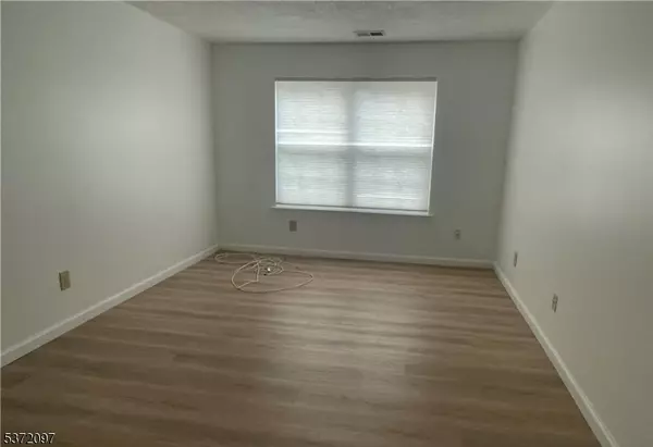 Sayreville Boro, NJ 08859,805 Sunshine Ct
