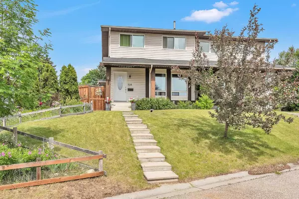 228 Ranch Glen PL NW,  Calgary,  AB T3G1G1