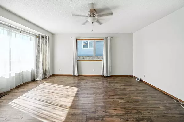 Innisfail, AB T4G 1P2,4823 46 AVE