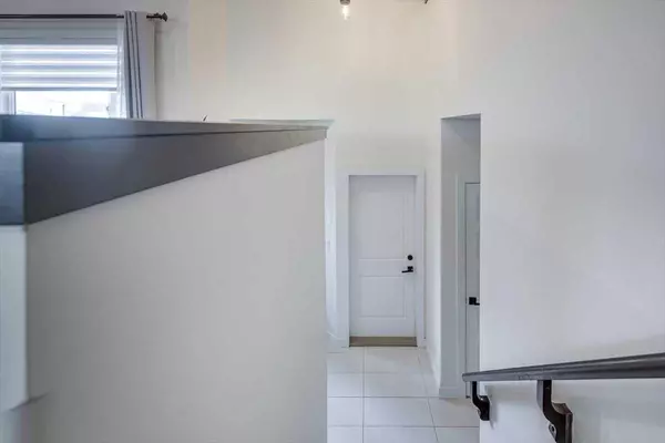 Red Deer, AB T4R 0T1,73 Longmire Close