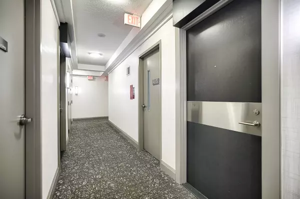 Toronto C13, ON M3A 0A4,18 Graydon Hall DR #1701