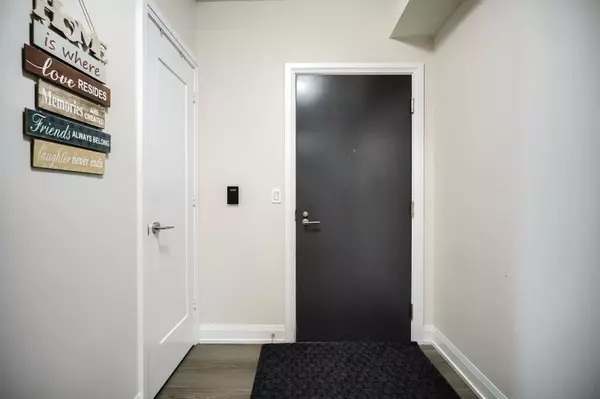 Toronto C13, ON M3A 0A4,18 Graydon Hall DR #1701