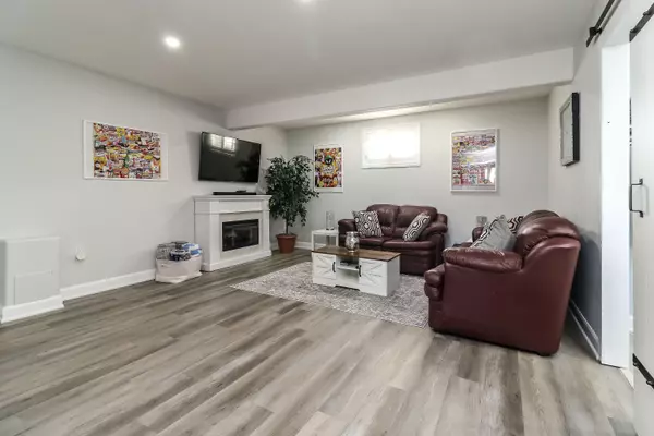 Wasaga Beach, ON L9Z 3B8,9 Broadpoint ST