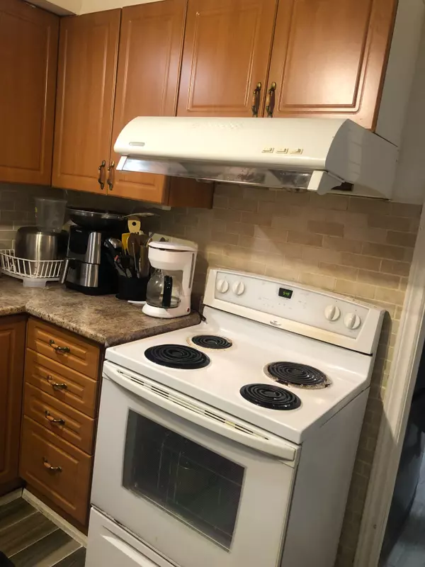 Brampton, ON L6P 2M3,17 Beresford CRES ##Basement