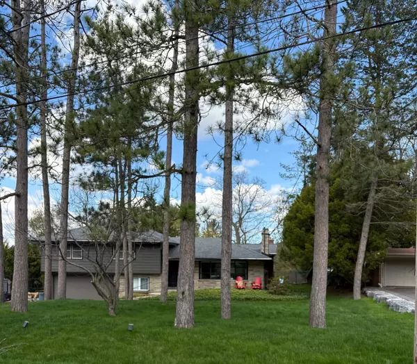Hamilton, ON L5G 1M3,63 Cait CT