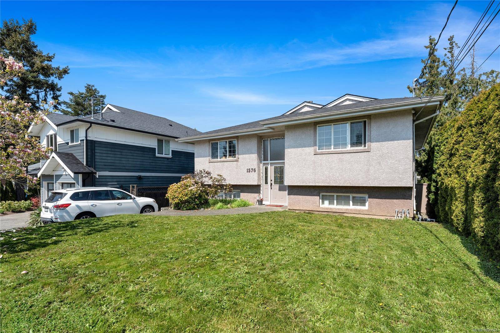 1576 Prairie St, Saanich, BC V8N 2L3