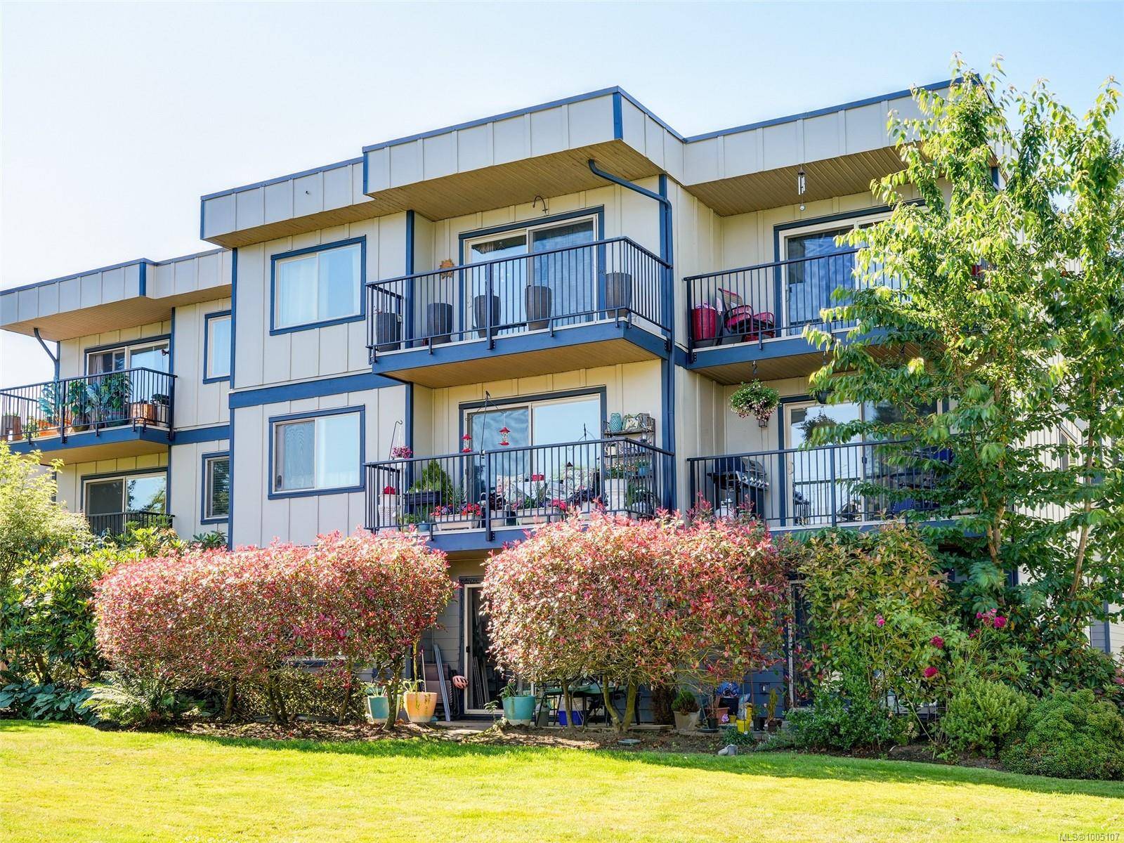2427 Amherst Ave #203, Sidney, BC V8L 2H1