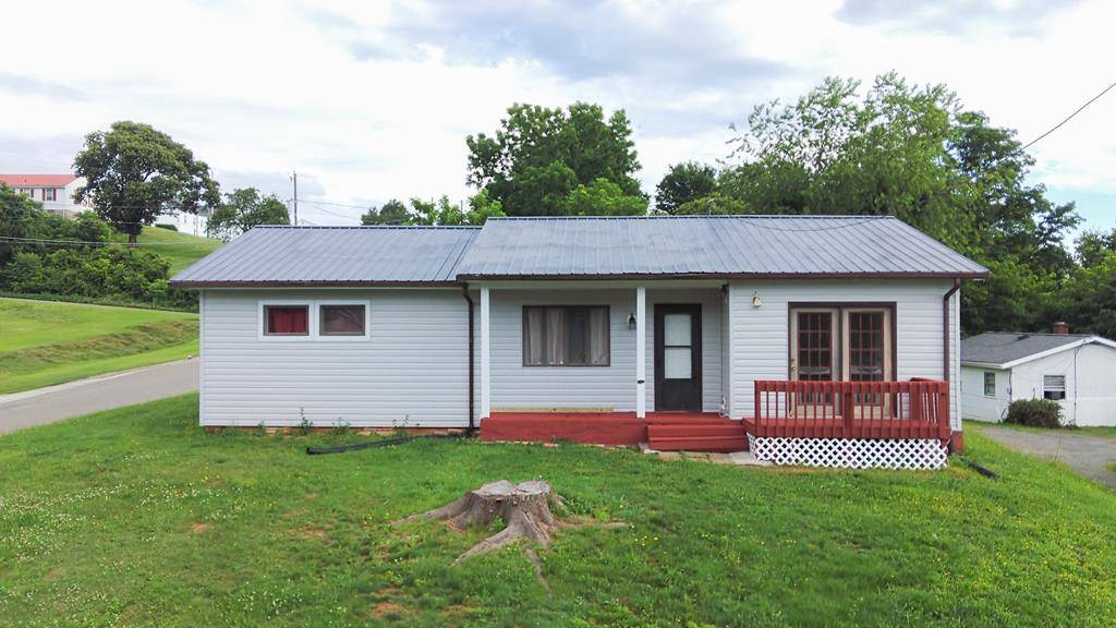 608 W Center St, Galax, VA 24333